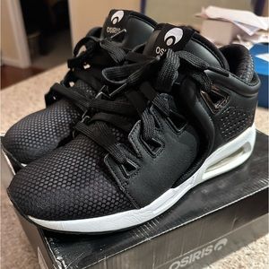 Black Osiris D3R1 sneakers